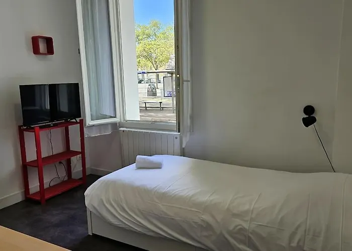 Lakanal 1 - Prebendes * 图尔